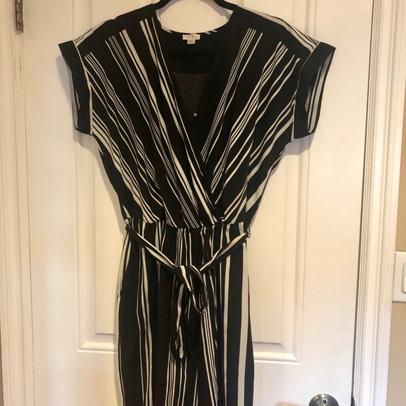 Spense Short Sleeve Striped Jumpsuit Size 8 - Picture 2 of 4